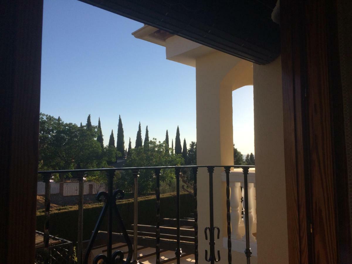グラナダBonita Casa En Barrio De Monachilアパートメント エクステリア 写真