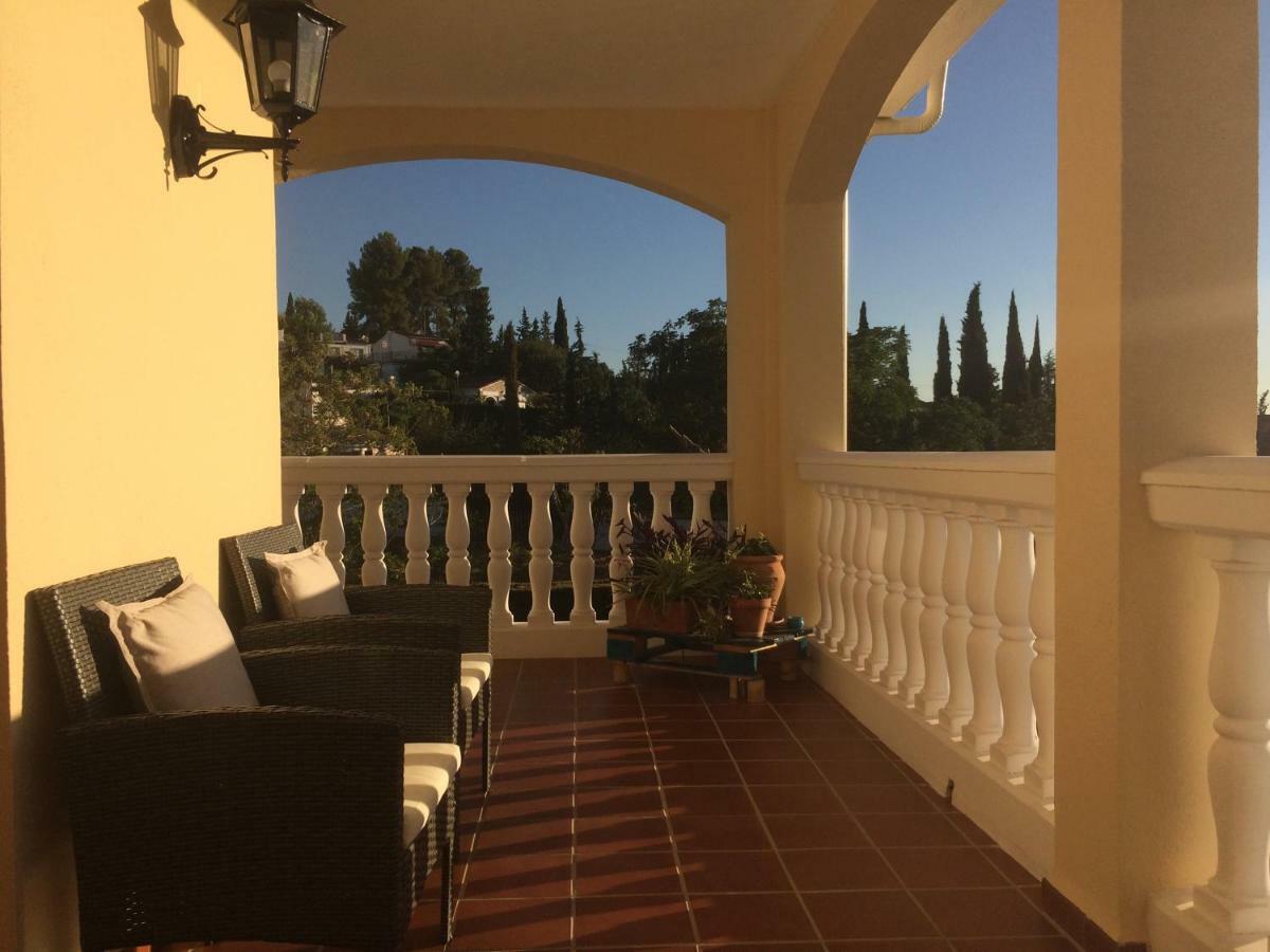 グラナダBonita Casa En Barrio De Monachilアパートメント エクステリア 写真