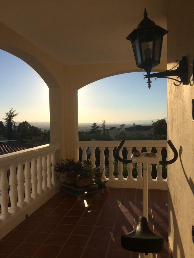 グラナダBonita Casa En Barrio De Monachilアパートメント エクステリア 写真