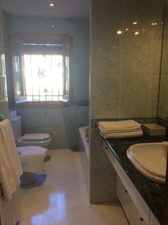 グラナダBonita Casa En Barrio De Monachilアパートメント エクステリア 写真